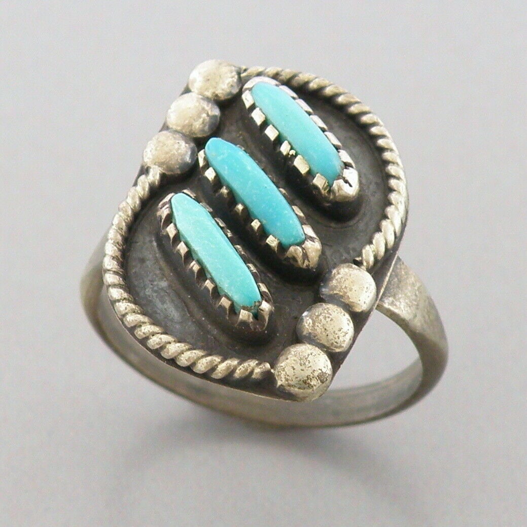 VINTAGE BEAUTIFUL NAVAJO STERLING SILVER TURQUOISE RING SIZE 7 (1 of 2)