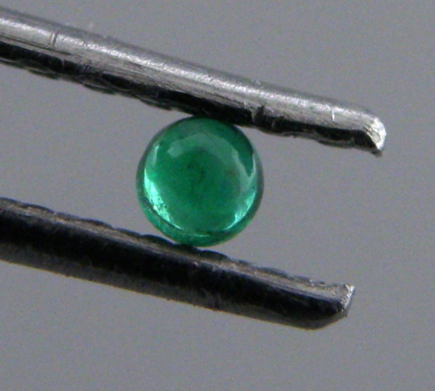 3mm ROUND CABOCHON NATURAL UNTREATED COLOMBIAN EMERALD (1 of 1)