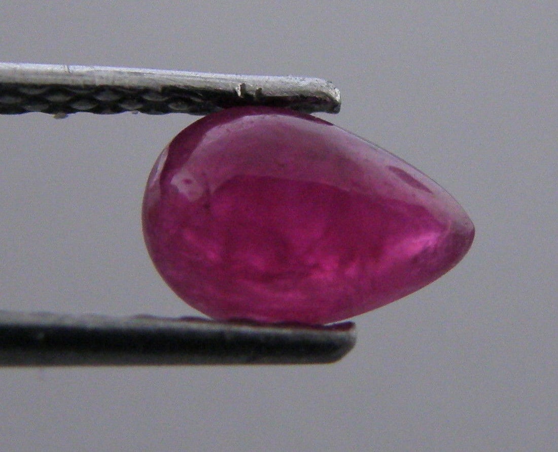 6x4mm PEAR SHAPE CABOCHON NATURAL PIGEON BLOOD RUBY (1 of 2)