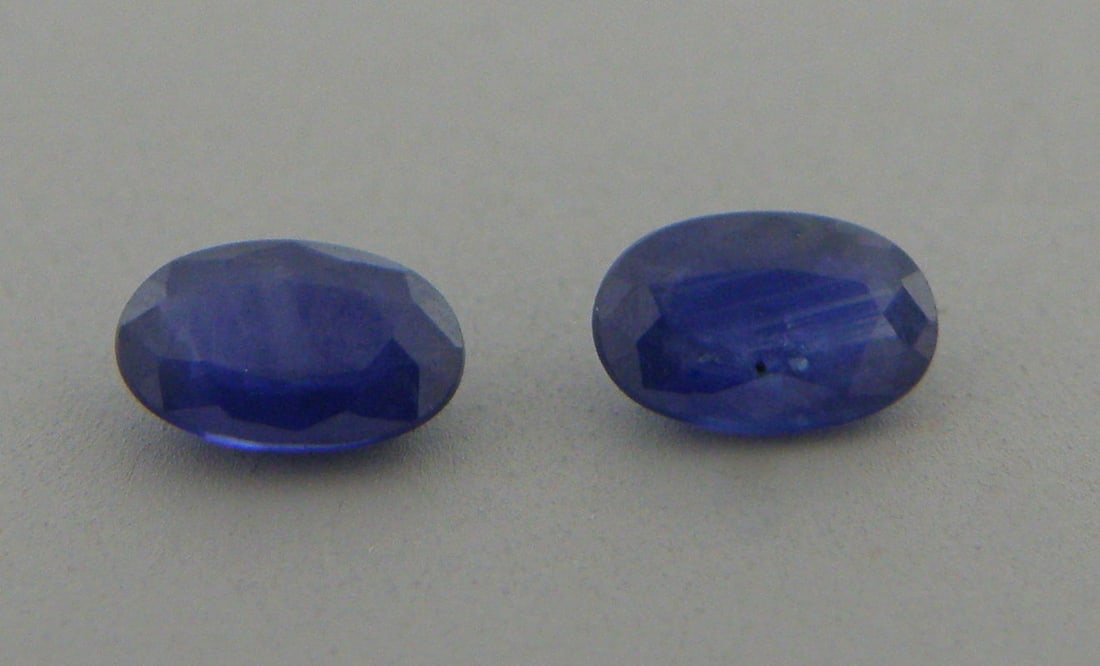 4x3mm MATCHING PAIR OVAL LOOSE NATURAL BLUE SAPPHIRE: Sale is for 2 oval cut natural blue sapphires Matching pair Sapphires measures 4mm x 3mm New, never used before