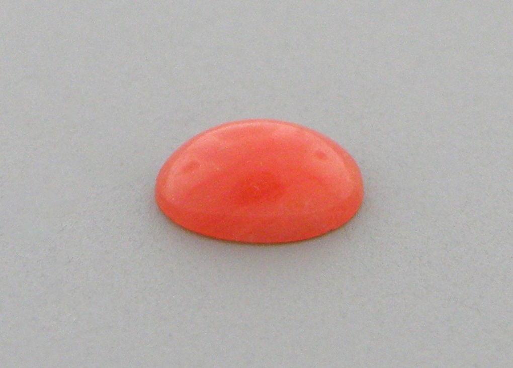UNTREATED 6x4mm SEA CORAL OVAL SHAPE OX BLOOD CABOCHON: Coral measures apx 6x4mm Natural untreated sea coral Purchased in Italy many years ago, never used before Beautiful ox blood color