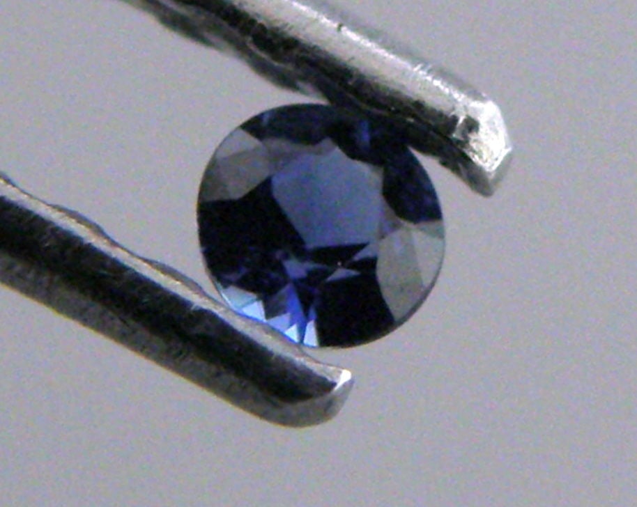 2.5mm LOOSE ROUND CUT NATURAL BLUE SAPPHIRE: Sale is for 1 round cut natural Blue sapphire Sapphire measures 2.5mm in diameter If you want matching pair please let me know. New, never used before