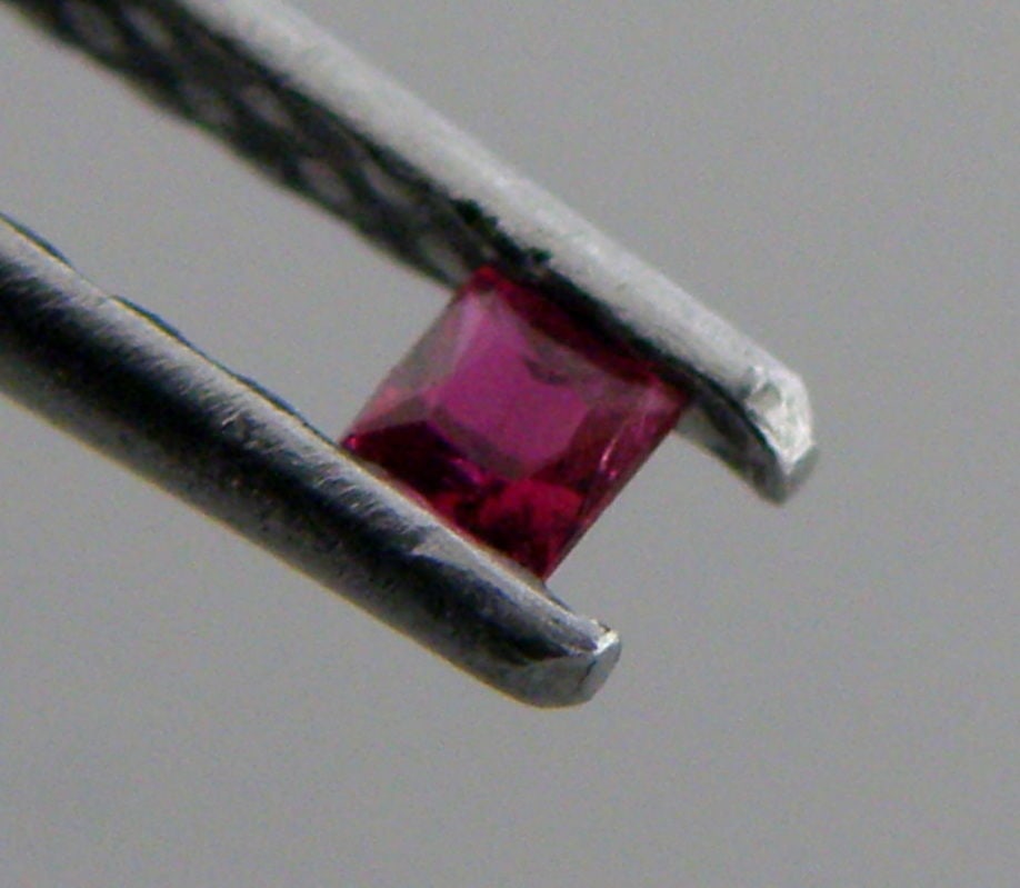 2.5mm PRINCESS CUT LOOSE NATURAL PIGEON BLOOD RUBY: Sale is for 1 princess cut natural pigeon blood ruby Ruby measures 2.5mm x 2.5mm If you want matching pair please let me know. New, never used before,