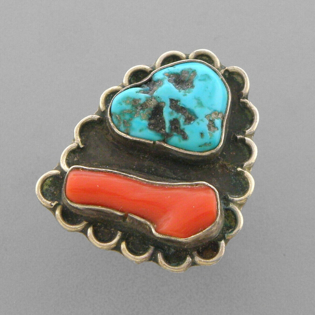 VINTAGE BEAUTIFUL NAVAJO SILVER TURQUOISE CORAL RING (1 of 1)