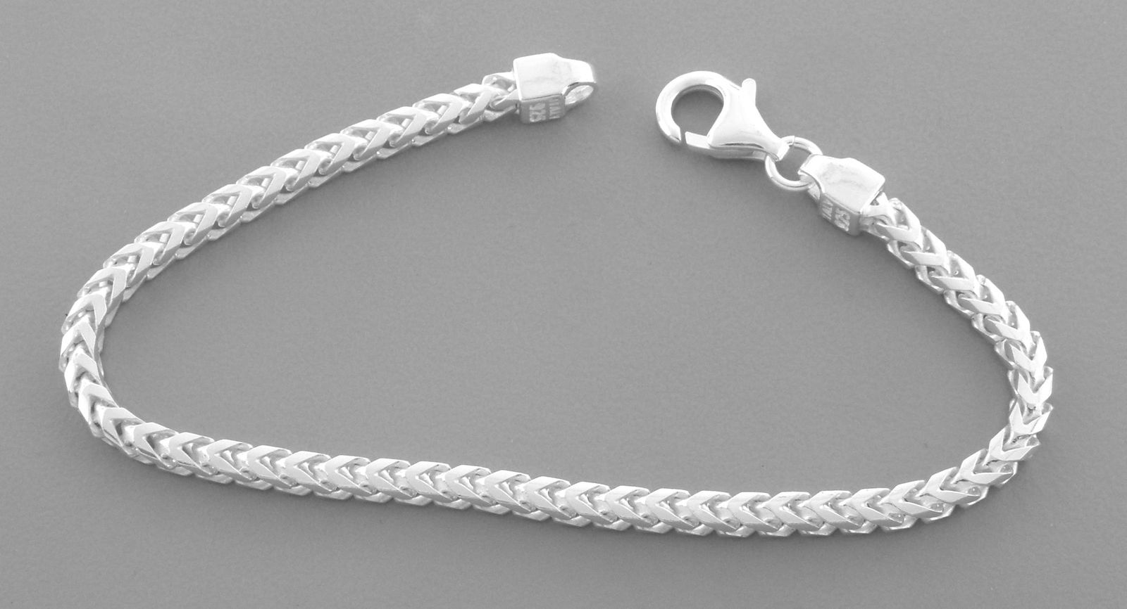 NEW FRANCO CHAIN STERLING SILVER ITALIAN BRACELET 3.5mm: NEW STERLING SILVER FRANCO BRACELET New sterling silver Franco Bracelet Measure from 3.5mm wide Length measures 8" Well made Italian bracelet lobster clasp Solid Sterling silver 925, polished finish a