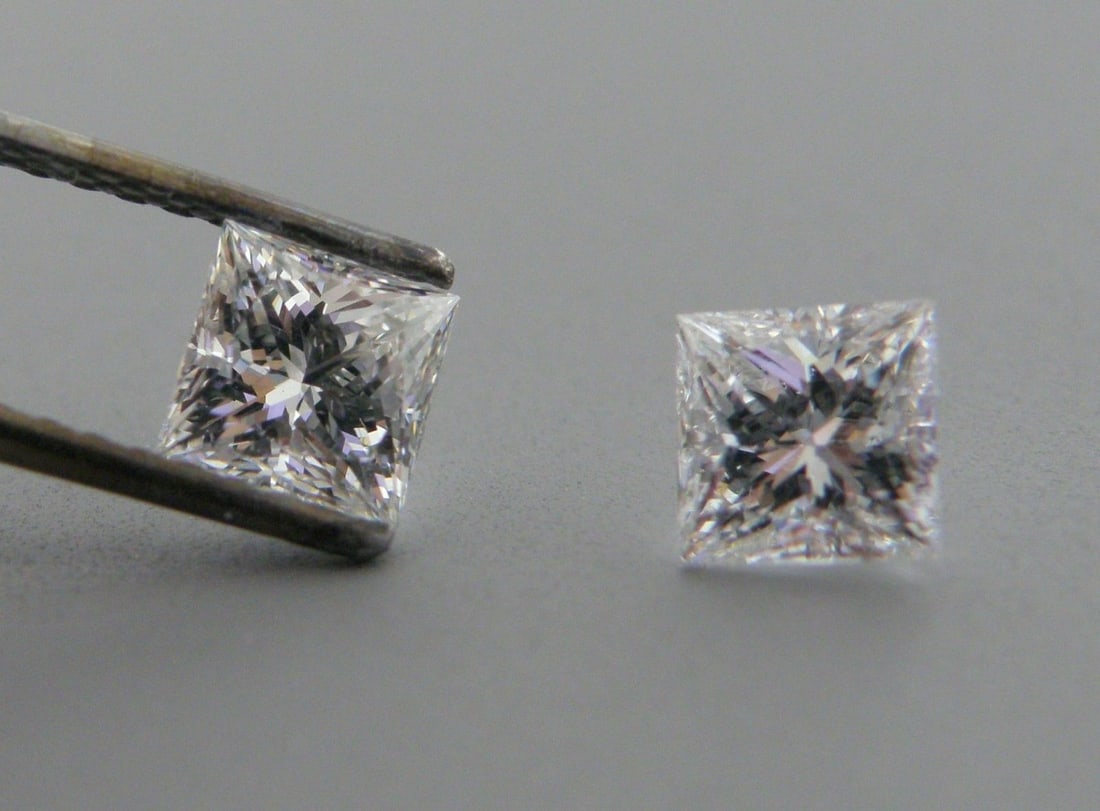 3.5mm MATCHING PAIR PRINCESS UNTREATED DIAMOND F VVS1: LOOSE NATURAL UNTREATED DIAMONDSale is for 2 princess cut natural untreated earth mined diamondsMatching pairDiamonds measures 3.5mm x 3.5mmDiamonds are F color VVS1 clarityNew, never used before, per