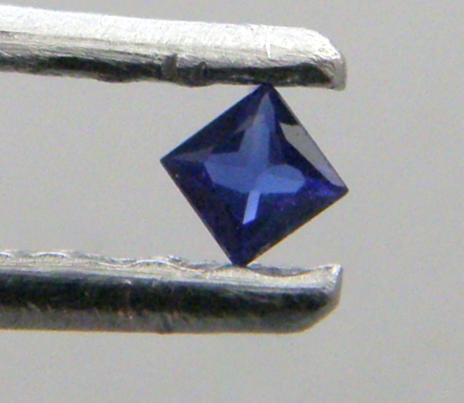 3.2mm PRINCESS CUT LOOSE NATURAL BLUE SAPPHIRE: Sale is for 1 princess cut natural blue sapphire Sapphire measures 3.2mm x 3.2mm If you want matching pair please let me know. New, never used before