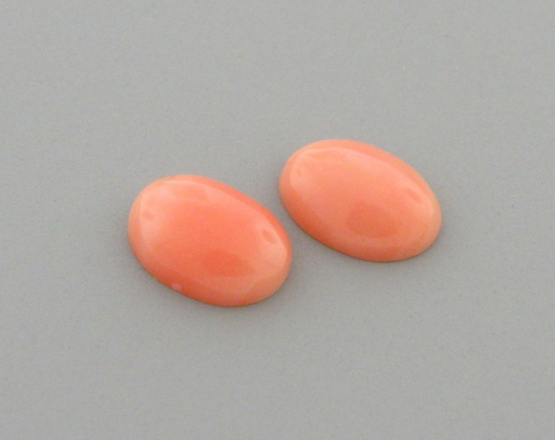 UNTREATED 8x6mm SEA CORAL OVAL SHAPE PINK SALMON PAIR: Coral measures apx 8x6mmSale is for a matching pairNatural untreated sea coralPurchased in Italy many years ago, never used beforeBeautiful pink color