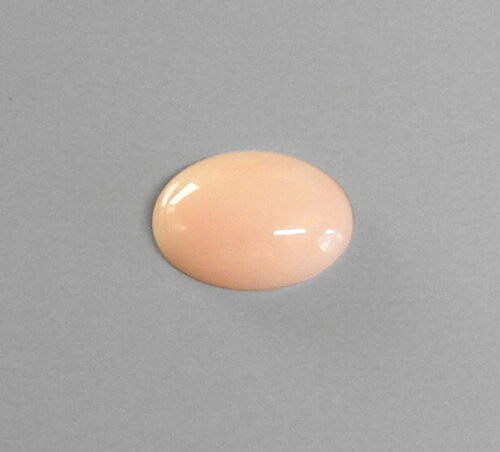 VINTAGE NATURAL OVAL CABOCHON PINK BLUSH CORAL 20X15mm - 12ct: NATURAL SEA CORAL Natural oval cabochon light pink blush color coral 12ct Measures 19.9mm x 14.8mm x 5.7mm New old stock, never used purchased years ago from Italy Beautiful even color, please refer t