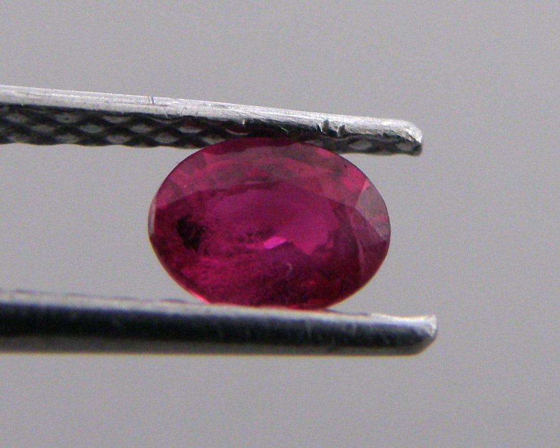 6x4mm OVAL CUT LOOSE NATURAL PIGEON BLOOD RED RUBY: Sale is for 1 oval cut natural pigeon blood ruby Ruby measures 6mm x 4mm If you purchase 2 and want matching pair please let me know. New, never used before