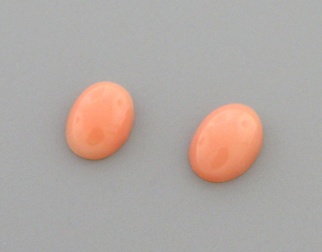 UNTREATED 7x5mm SEA CORAL OVAL SHAPE PINK SALMON PAIR (1 of 2)