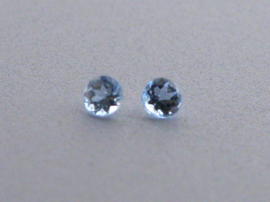 4.5mm MATCHING PAIR ROUND CUT NATURAL BLUE AQUAMARINE (1 of 1)