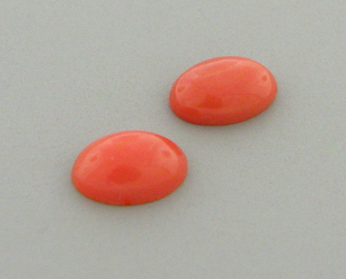 UNTREATED 6x4mm SEA CORAL OVAL SHAPE RED OX BLOOD PAIR (1 of 2)