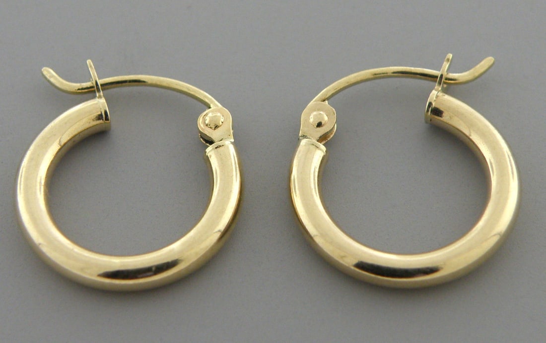 NEW 14K YELLOW GOLD PLAIN HUGGIE HOOP EARRINGS 2mm (1 of 2)