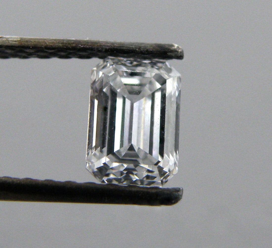 0.50ct EMERALD CUT LOOSE NATURAL DIAMOND F VVS1 (1 of 1)