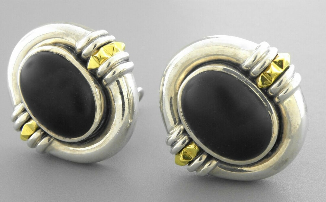 LAGOS CAVIAR 18K GOLD STERLING SILVER LRG ONYX EARRINGS: LAGOS CAVIAR 18K GOLD AND STERLING SILVER EARRINGS Earrings measure 1.25" Long x 1.25" Wide Lagos Caviar 18K yellow gold and sterling silver large onyx earrings Pre-owned in good condition, please ref