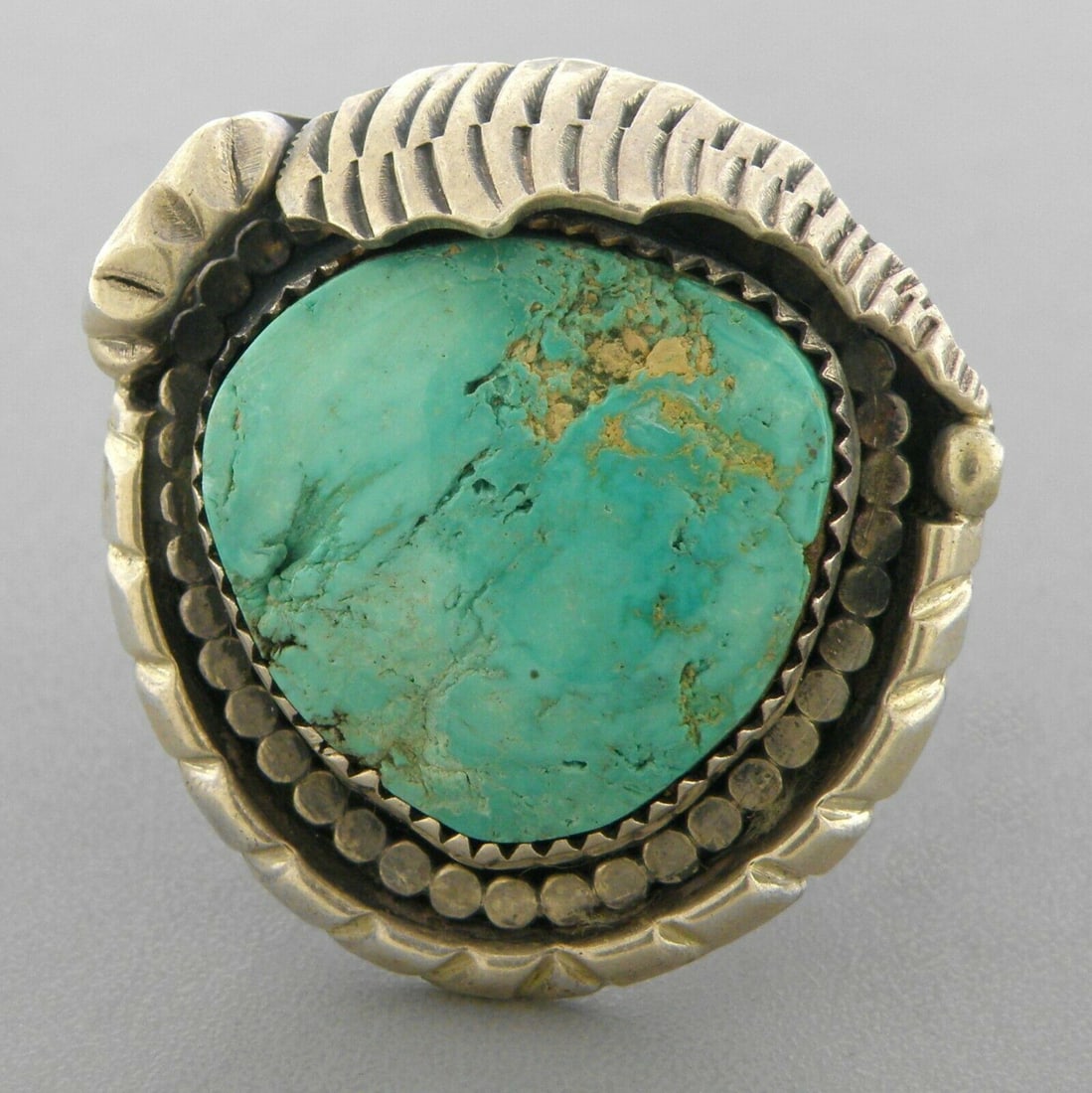VINTAGE NAVAJO STERLING SILVER ROYSTON TURQUOISE RING (1 of 2)
