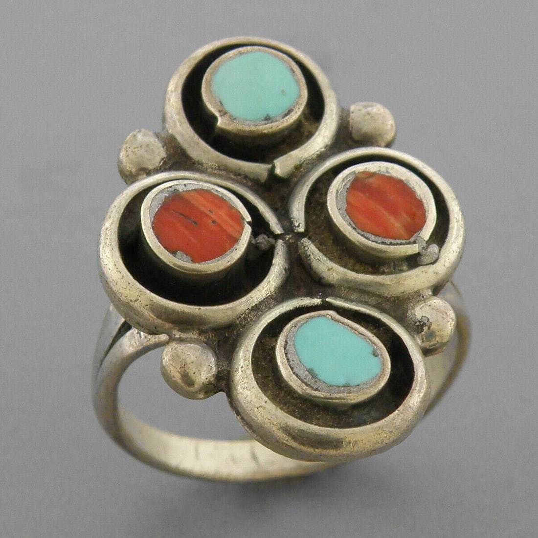 VINTAGE SOUTHWESTERN SILVER CORAL & TURQUOISE RING (1 of 2)