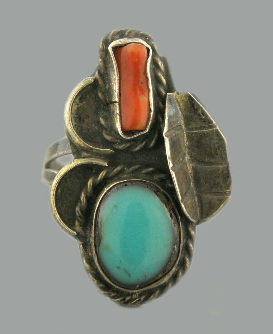 VINTAGE NAVAJO STERLING SILVER TURQUOISE CORAL RING (1 of 2)