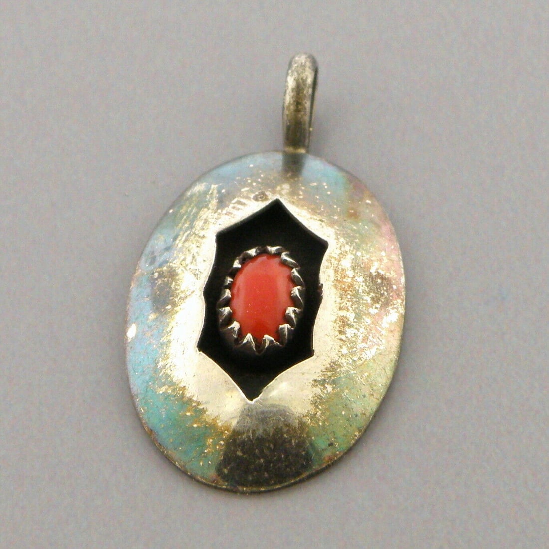 VINTAGE NAVAJO STERLING SILVER CORAL SHADOW BOX PENDANT (1 of 2)