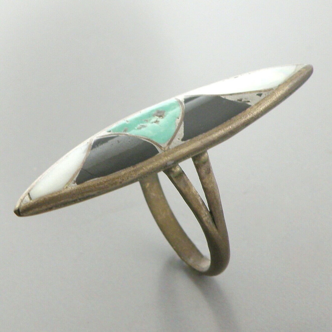 VINTAGE ZUNI STERLING SILVER MOP ONYX TURQUOISE INLAY RING (1 of 2)