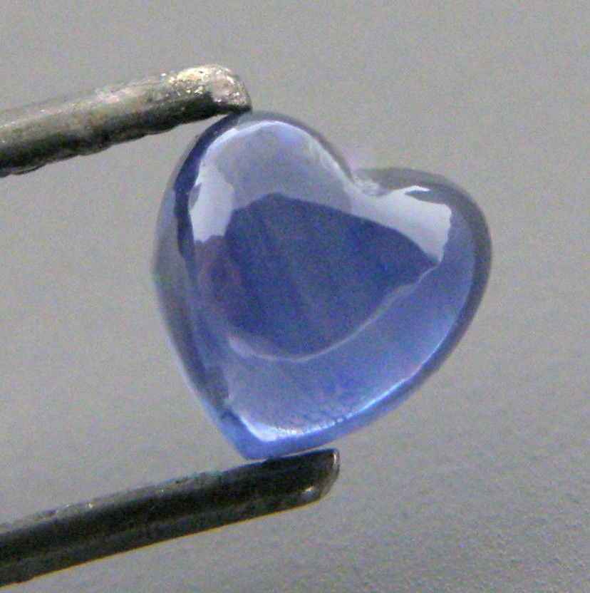4mm HEART SHAPE CABOCHON NATURAL BLUE SAPPHIRE - RARE (1 of 1)