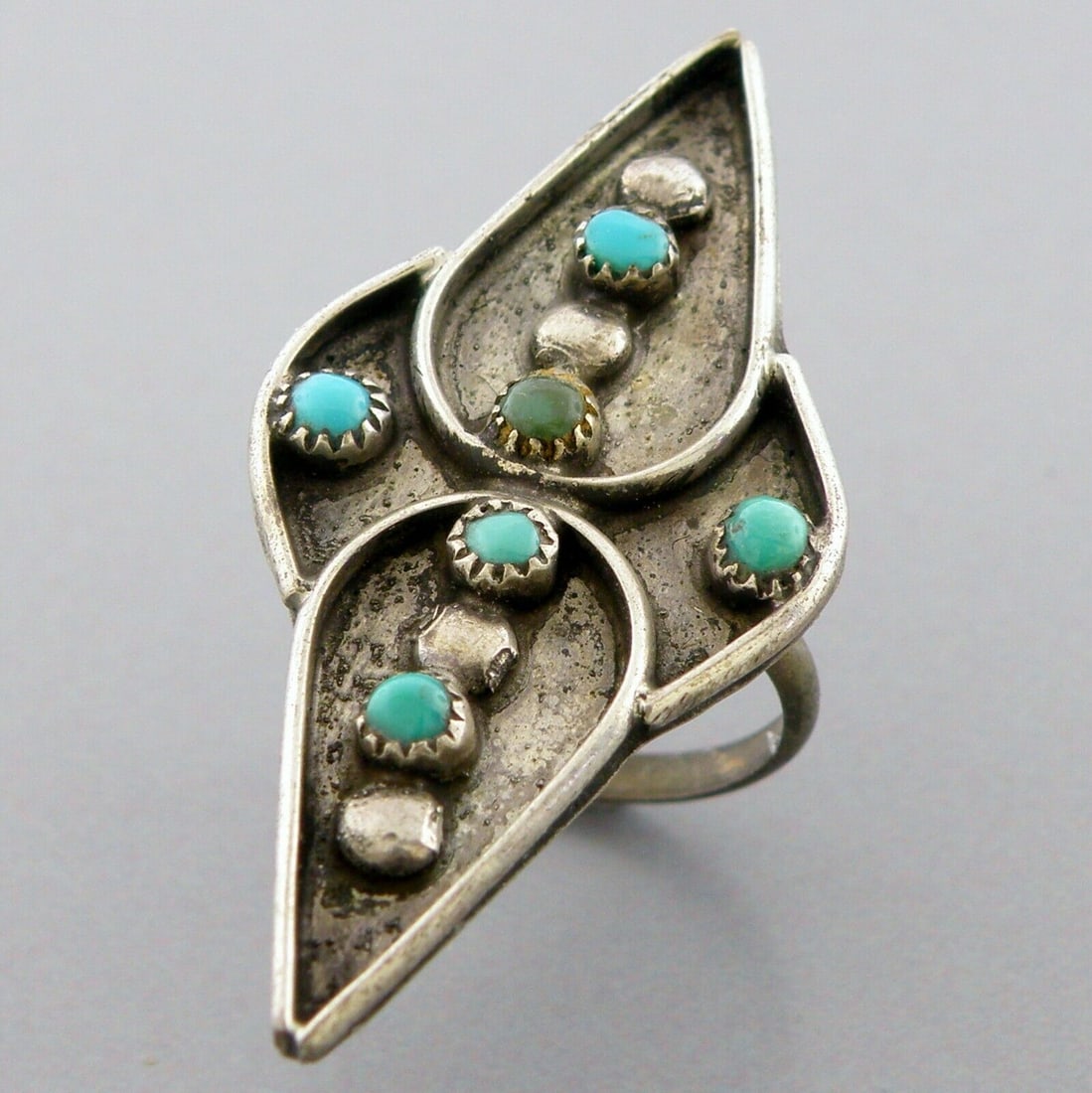 VINTAGE NAVAJO STERLING SILVER SNAKE EYES TURQUOISE RING LARGE (1 of 2)