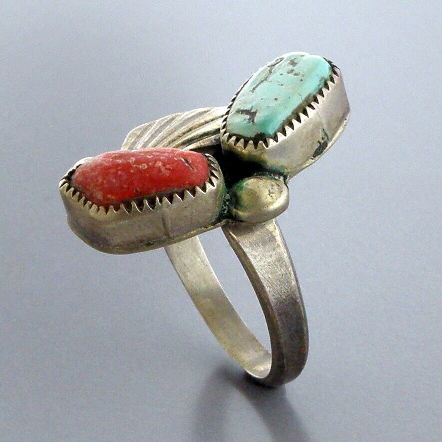 VINTAGE BEAUTIFUL NAVAJO STERLING SILVER TURQUOISE CORAL RING: TURQUOISE CORAL STERLING SILVER RING Navajo Turquoise coral sterling silver ring Size 7 Ring head measures 0.89" L x 0.66" W Vintage, Pre-owned, in good condition for its age, please refer to pics Due