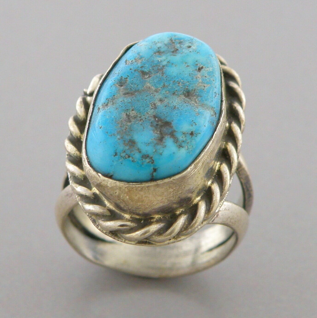 VINTAGE BEAUTIFUL NAVAJO STERLING SILVER NUGGET TURQUOISE RING (1 of 2)