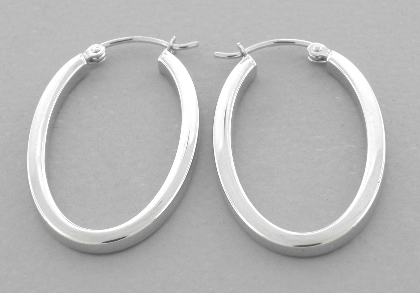 NEW 14K WHITE GOLD LADIES OVAL SQUARE HOOP EARRINGS (1 of 2)