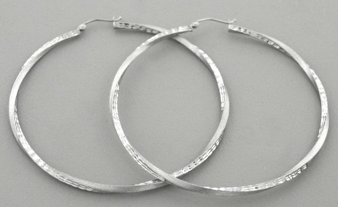 NEW 14K WHITE GOLD SQUARE TWIST HOOP TUBE EARRINGS 2.5m (1 of 2)