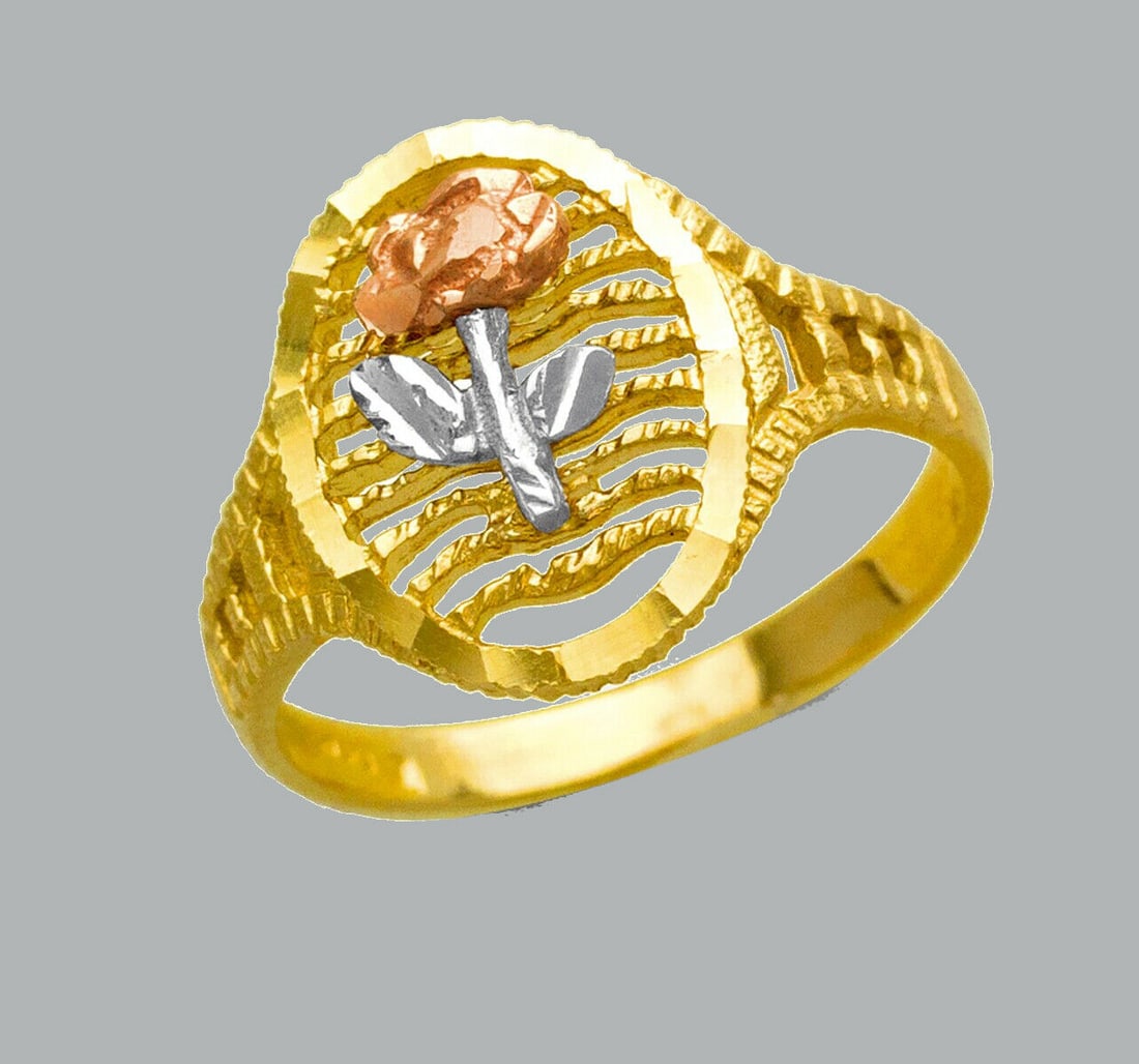 NEW 14K TRI COLOR GOLD LADIES FANCY RING FLOWER: NEW 14K TRI COLOR GOLD RING New 14K Tri color solid gold ring Ring size 7 Measures 15mm wide in front Diamond cut Polished Finish Apx Weight: 3g