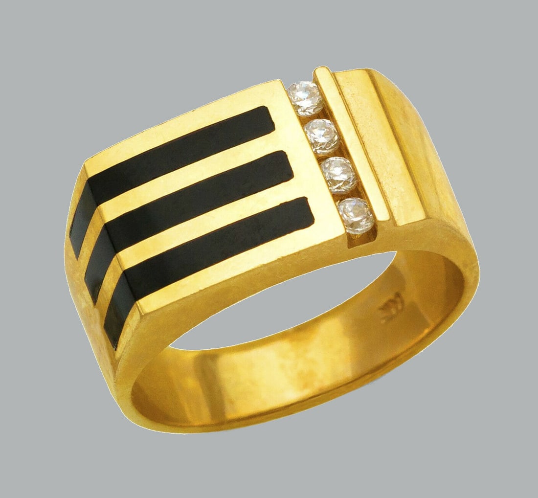 NEW 14K YELLOW GOLD MENS CZ RING ONYX LARGE: NEW 14K YELLOW GOLD MENS RING New 14K Yellow solid gold ring Ring size 10 Measures 11mm wide on top Cubic Zirconia Onyx Polished Finish Apx Weight: 10g