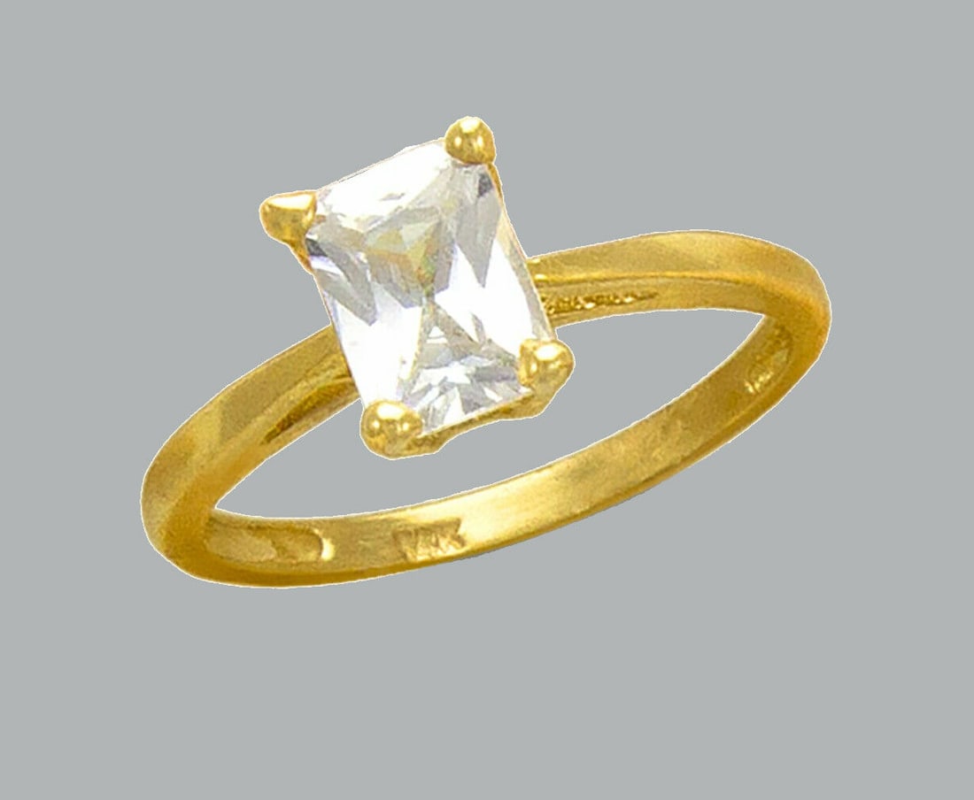 14K YELLOW GOLD CZ SOLITAIRE ENGAGEMENT RING EMERALD: NEW 14K YELLOW GOLD CZ RING New 14K Yellow solid gold ring Ring size 7 1.5mm wide band Cubic Zirconia Polished Finish Apx Weight: 1.5g