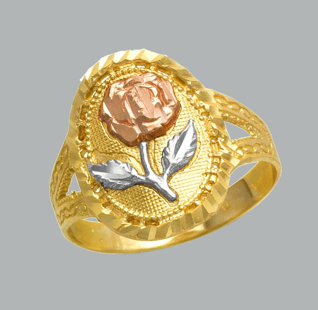 NEW 14K TRI COLOR GOLD LADIES FANCY RING FLOWER: NEW 14K TRI COLOR GOLD RING New 14K Tri color solid gold ring Ring size 7 Measures 17mm wide in front Diamond cut Polished Finish Apx Weight: 2.4g