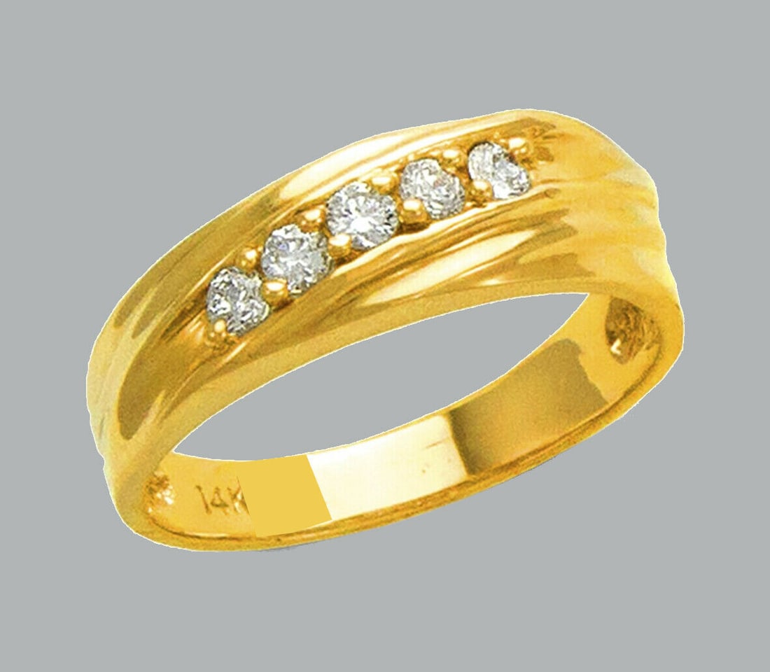 NEW 14K YELLOW GOLD LADIES FANCY CZ RING BAND: NEW 14K YELLOW GOLD CZ RING New 14K Yellow solid gold ring Ring size 7 Measures 6mm wide on top Cubic Zirconia Polished Finish Apx Weight: 3g
