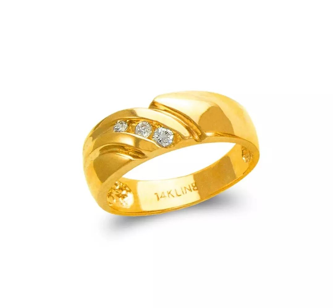 NEW 14K YELLOW GOLD LADIES COUPLE CZ RING: NEW 14K YELLOW GOLD LADIES COUPLE CZ RING 14K Yellow Gold Size 7 Approx.7mm Wide High Polished/Cubic Zirconia Available as a Couple Set: Mens Ring Weight: 3.9 Grams