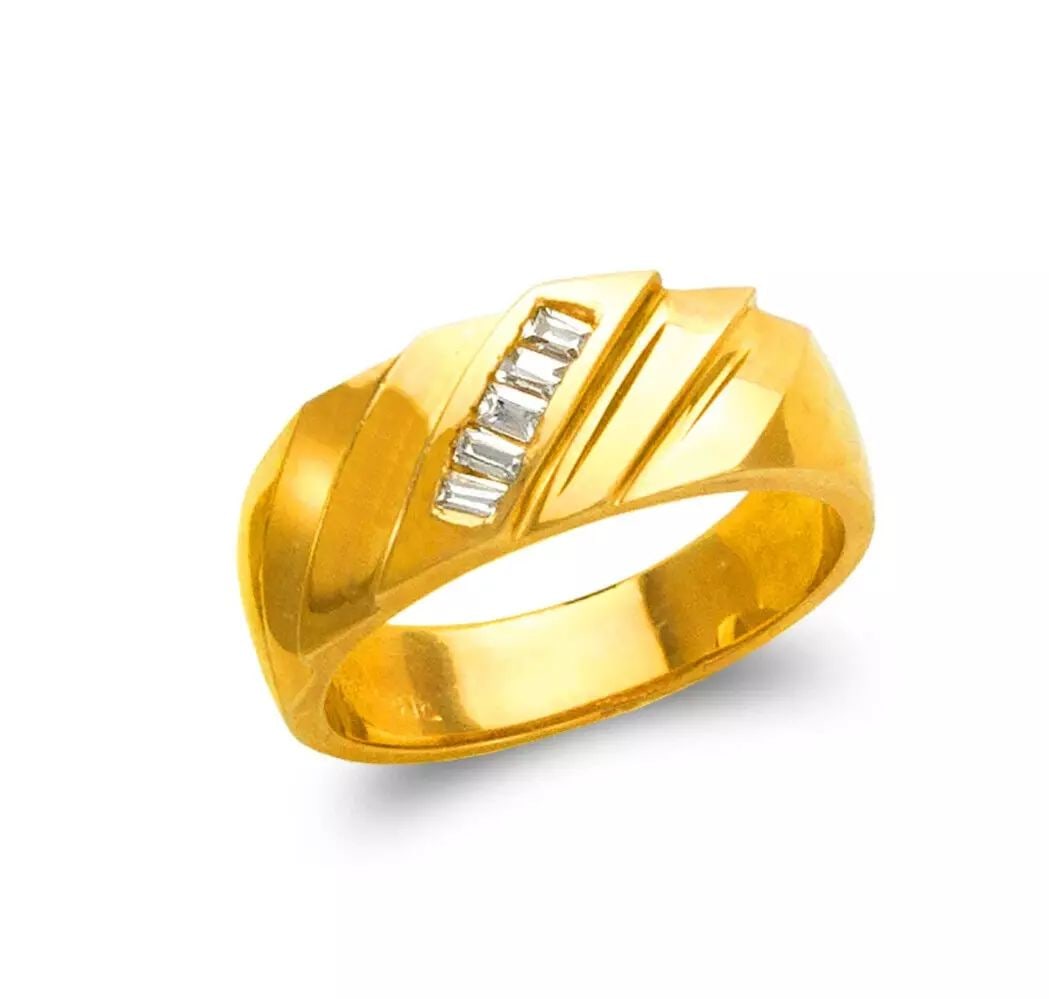 NEW 14K YELLOW GOLD MEN'S COUPLE CZ RING: NEW 14K YELLOW GOLD MEN'S COUPLE CZ RING 14K Yellow Gold Size 7 Approx.8mm Center High Polished/Cubic Zirconia Available as a Couple Set: Ladies Ring Weight: 6.5 Grams