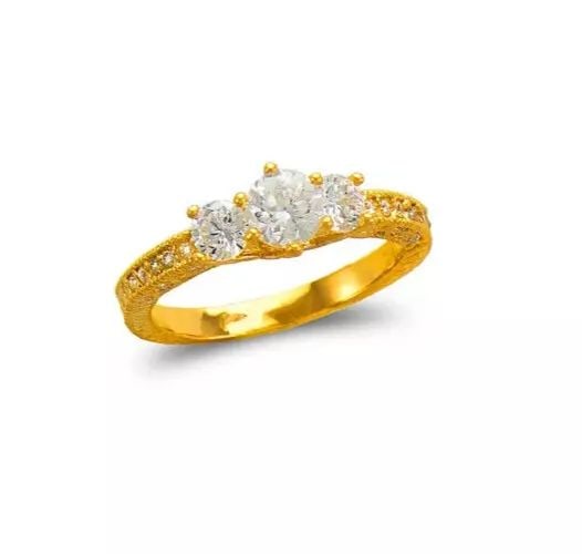 NEW 14K YELLOW GOLD LADIES FASHION SOLITAIRE CZ RING: NEW 14K YELLOW GOLD LADIES FASHION SOLITAIRE CZ RING 14K Yellow Gold Size 7 Approx.6mm Center High Polished/Cubic Zirconia Available in White Gold Weight: 3.6 Grams