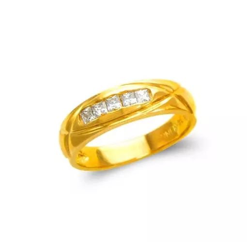 NEW 14K YELLOW GOLD LADIES COUPLE CZ RING: NEW 14K YELLOW GOLD LADIES COUPLE CZ RING 14K Yellow Gold Size 7 Approx.5.5 mm Wide High Polished/Cubic Zirconia Available as a Couple Set: Mens Ring Weight: 3.5 Grams