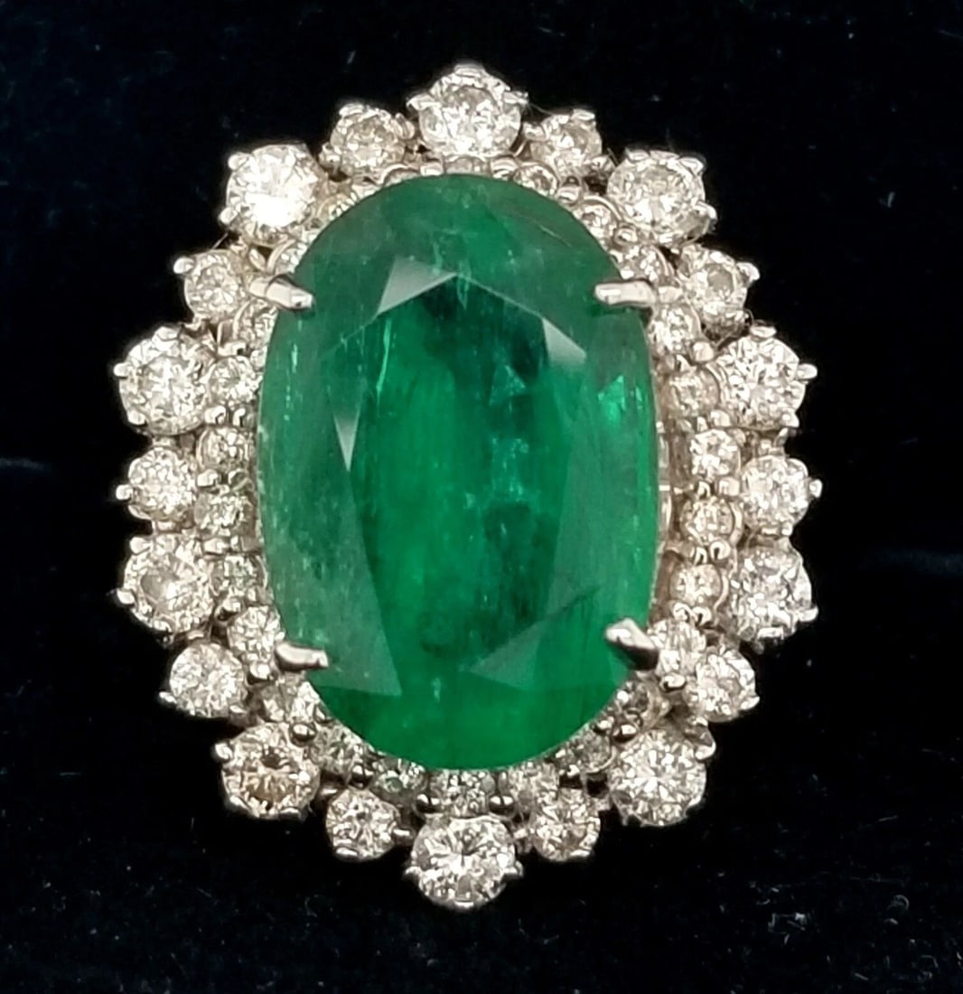 14K WHITE GOLD RING 10.25CT. NATURAL GREEN OVAL SHAPE (1 of 2)