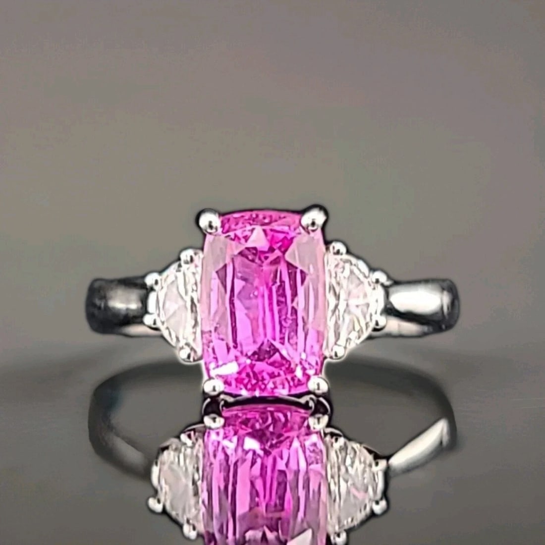 VINTAGE 18K WHITE GOLD ENGAGEMENT RING 2.50CT. NATURAL PINK SAPPHIRE CUSHION CUT (1 of 2)