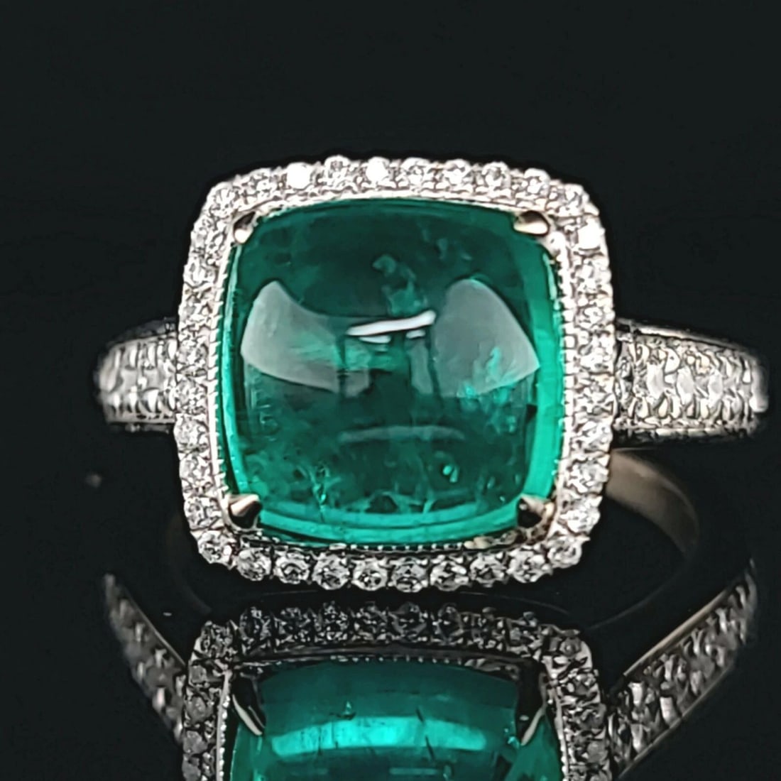 14K WHITE GOLD ENGAGEMENT RING 5.52CT. GEM GREEN EMERALD CABOCHON SHAPE (1 of 2)