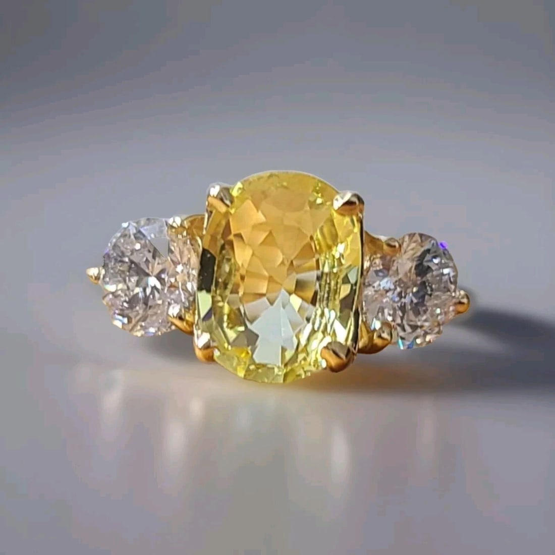 VINTAGE 14K YELLOW GOLD ENGAGEMENT RING 2.93CT NATURAL OVAL YELLOW SAPPHIRE GIA (1 of 2)