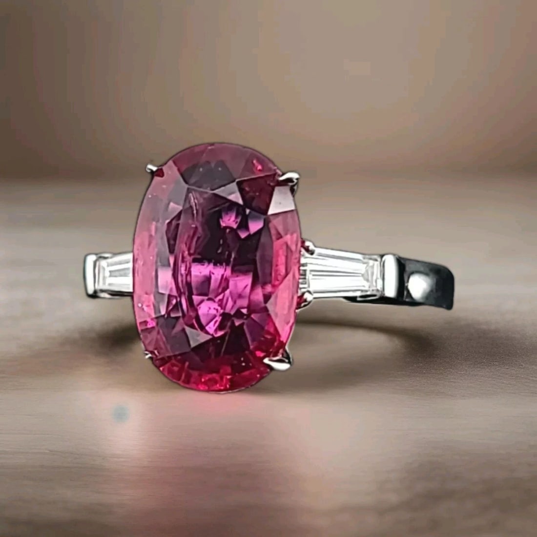 VINTAGE PLATINUM ENGAGEMENT RING 3.35CT. NATURAL OVAL RUBY GIA CERT (1 of 2)