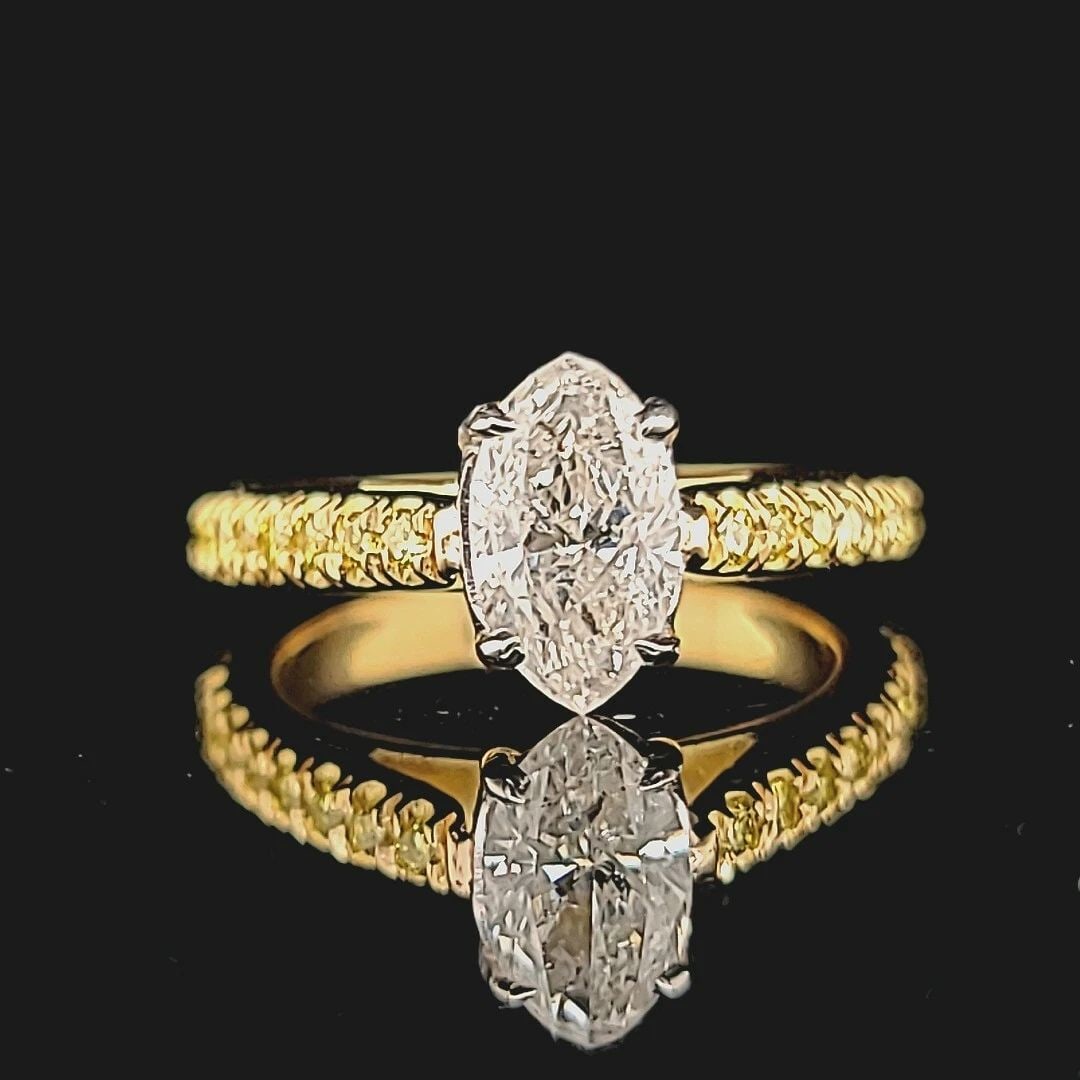 18K YELLOW GOLD 1.05CT. NATURAL MARQUISE DIAMOND ENGAGEMENT RING (1 of 2)