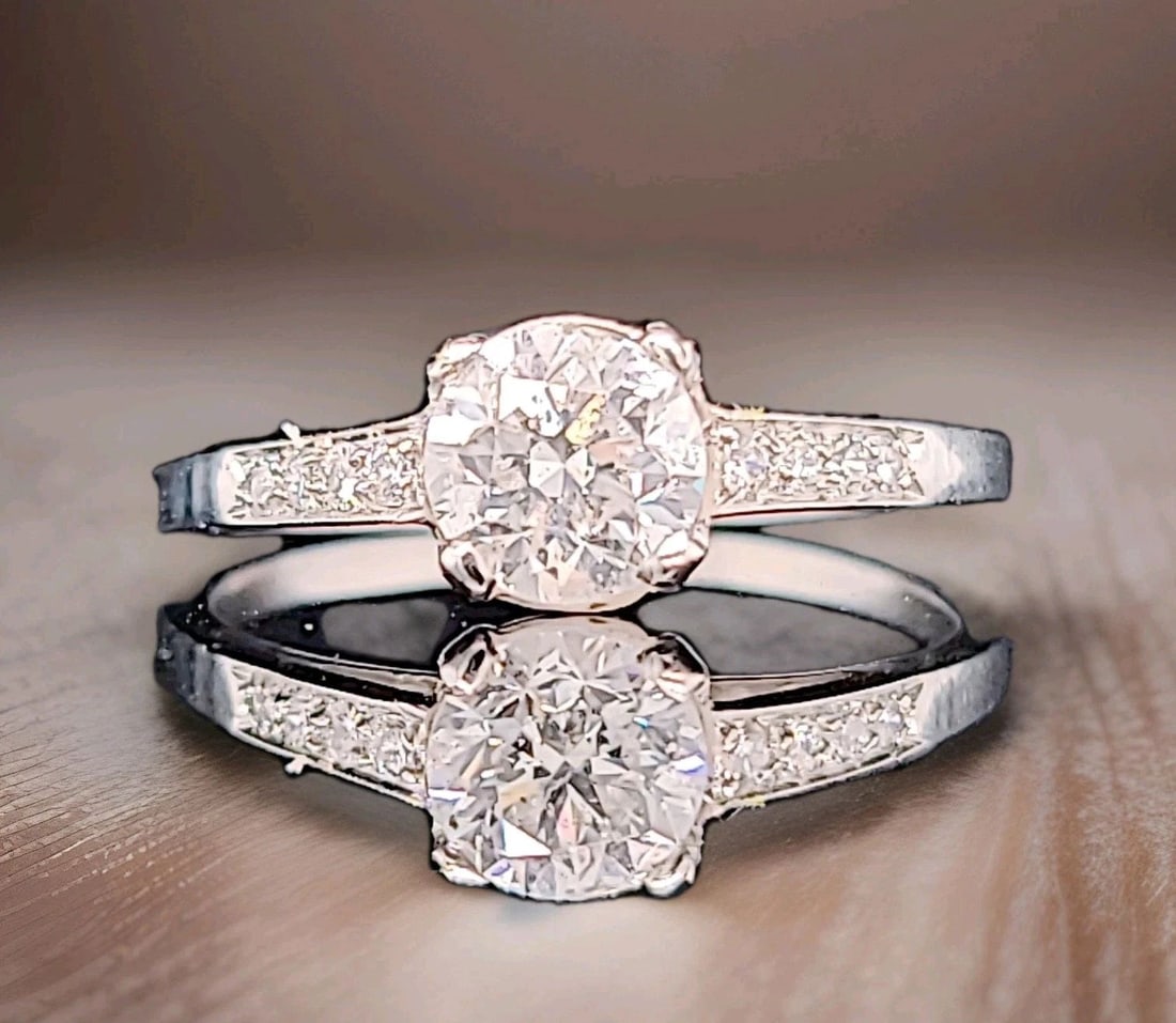 VINTAGE PLATINUM ENGAGEMENT RING 1.05CT. NATURAL ROUND CUT ROUND DIAMOND (1 of 2)
