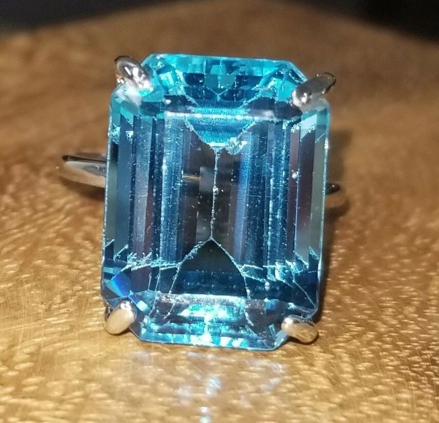 VINTAGE 14K WHITE GOLD ENGAGEMENT RING 14.57CT. BLUE TOPAZ RECTANGULAR SHAPE (1 of 2)