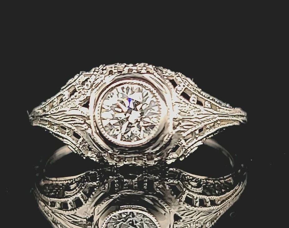 18K WHITE GOLD VINTAGE FILIGREE ENGAGEMENT RING 0.52CT. NATURAL ROUND DIAMOND (1 of 2)