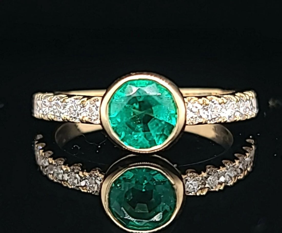 18K YELLOW GOLD RING 1.22CT. NATURAL GEM GREEN ROUND SHAPE (1 of 2)